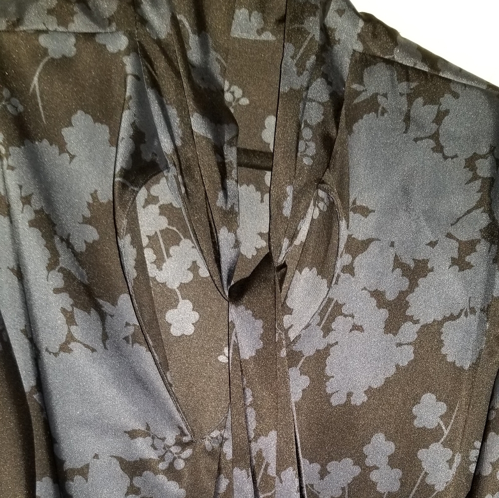 Tops - Picture 5 of 14